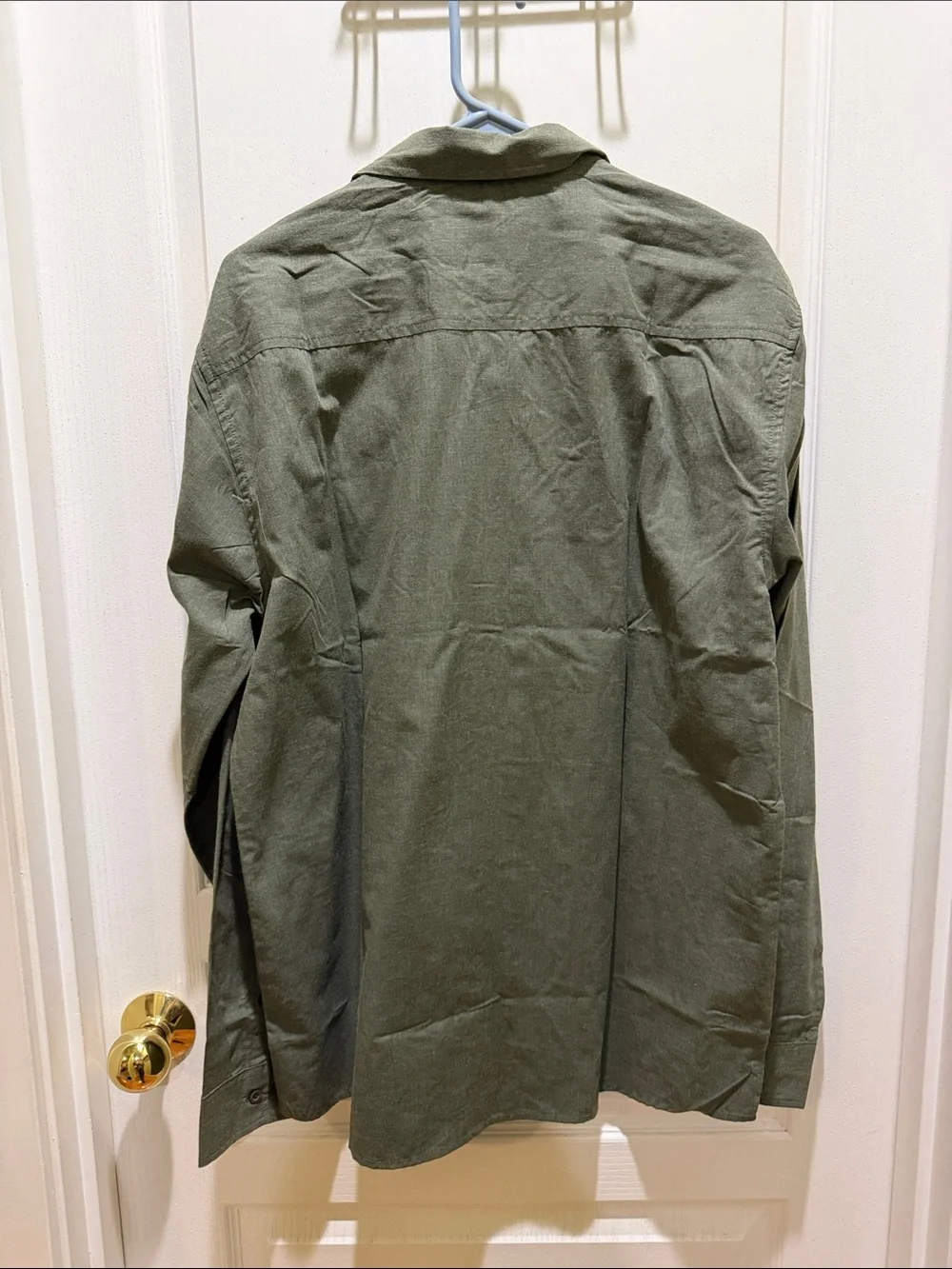 Casual Olive Green Long-Sleeve Button-Down Shirt